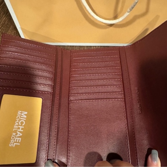 MICHAEL KORS Burgundy Wallet - Picture 4 of 7